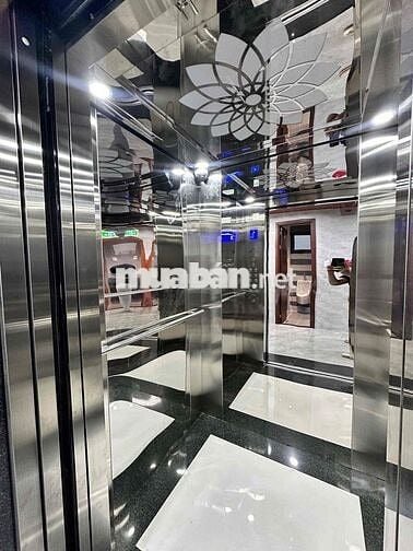 Cho thuê văn phòng cao cấp nằm tại trục đường ung văn khiêm sầm uất.