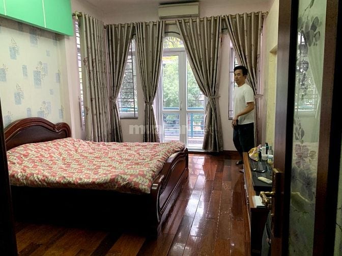 Cho Thuê Biệt Thự Lô Góc Phố Thiên Hiền - Mỹ Đình - Dt 130m2 x 4 tầng