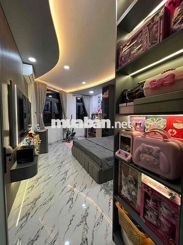 nhà góc 2 mặt tiền hẻm xe hơi đậu trước cửa , ngay chợ gò Vấp