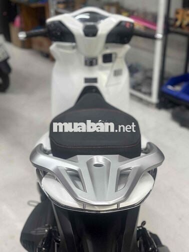 Honda SH 350i 8000km Trắng