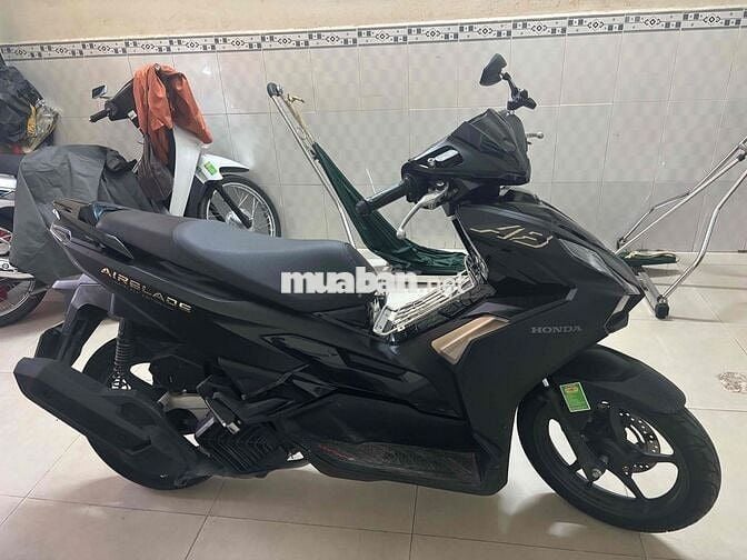 Honda Air Blade 125 Black Edition 2025 4300 km Đen