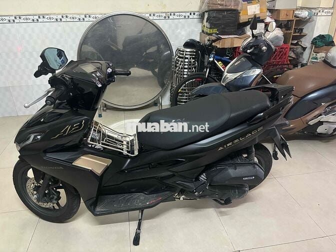 Honda Air Blade 125 Black Edition 2025 4300 km Đen