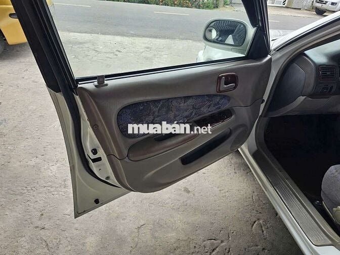 Toyota Corolla GLi 1.6 Số sàn Trắng