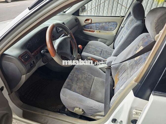 Toyota Corolla GLi 1.6 Số sàn Trắng