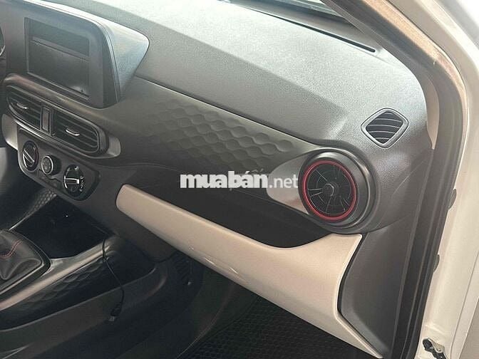 Hyundai i10 2025 Số sàn 35000 km Trắng