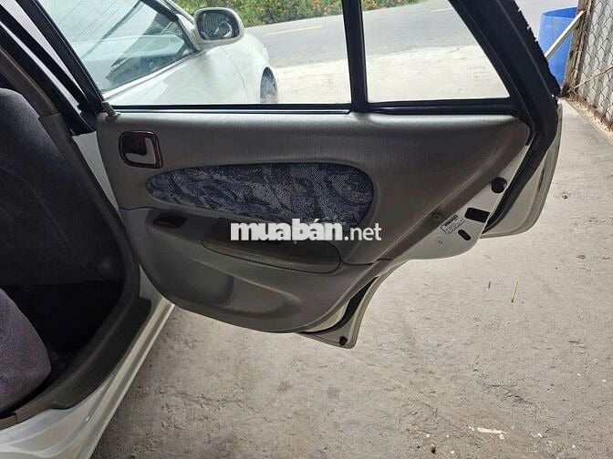 Toyota Corolla GLi 1.6 Số sàn Trắng