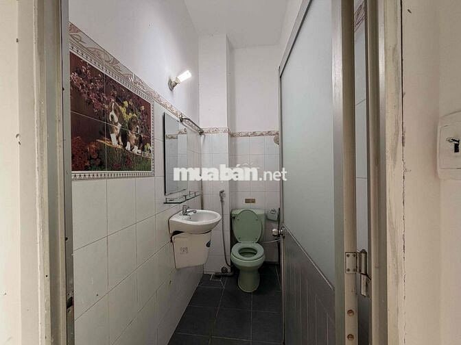 CHO THUÊ PHÒNG GÁC BAN CÔNG - THÀNH THÁI QUẬN 10 - VÔ FULL NỘI THẤT