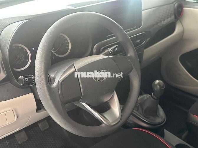 Hyundai i10 2025 Số sàn 35000 km Trắng
