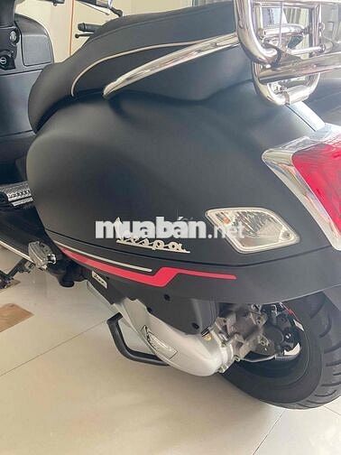 Vespa 150 Gts Super iget đen nhám