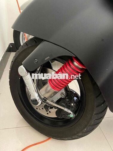 Vespa 150 Gts Super iget đen nhám