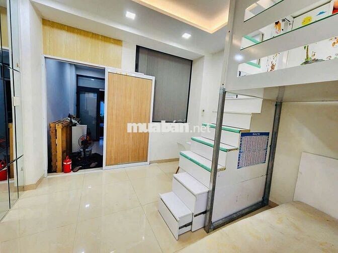 Cho thuê phòng trọ vibe trắng hiện đại gần Đại học Sài Gòn Quận 5
