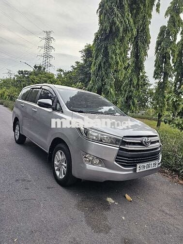 Toyota Innova E 2019 Bạc 7 chỗ