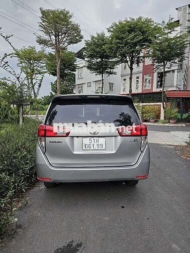 Toyota Innova E 2019 Bạc 7 chỗ