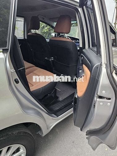 Toyota Innova E 2019 Bạc 7 chỗ