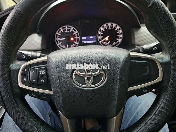 Toyota Innova E 2019 Bạc 7 chỗ
