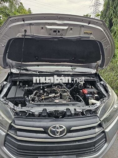 Toyota Innova E 2019 Bạc 7 chỗ