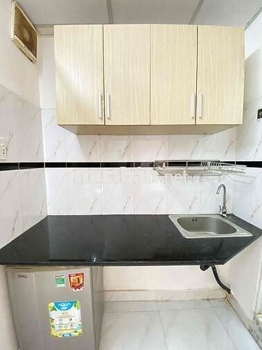 Phòng máy lạnh cửa sổ gần Nguyễn Hữu Cảnh