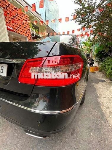 Mercedes-Benz E300 Đen 95.000 km