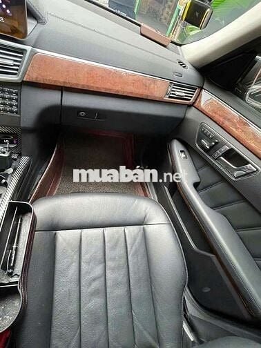 Mercedes-Benz E300 Đen 95.000 km