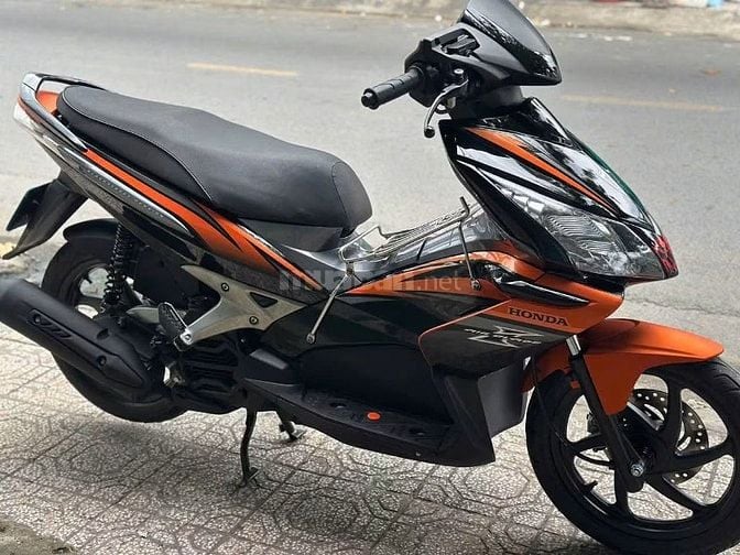 Cần bán Honda Airblade 2009 lên full áo Thái BSTP.