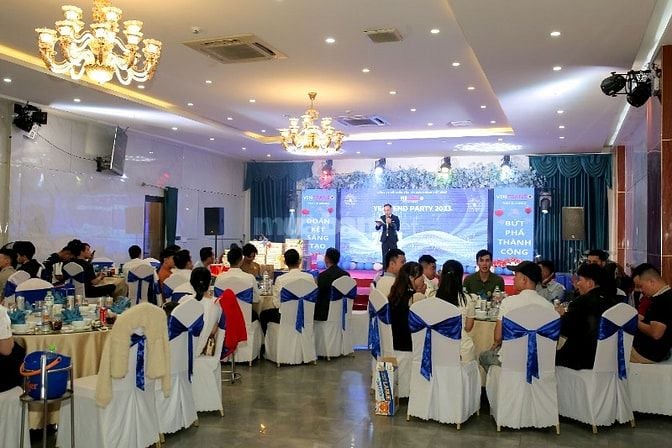 TUYỂN NHÂN VIÊN KHO VẬN CA ĐÊM