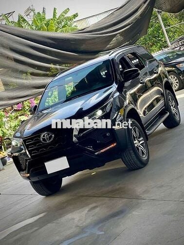 Toyota Fortuner 2022 4x2 AT 2.4L Đen 7 chỗ