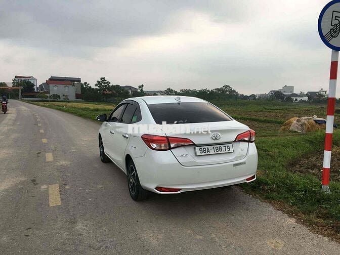 Toyota Vios CVT 2022 Số tự động Trắng