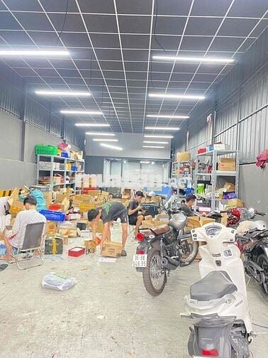 Tuyển Nhân Vân Kho và Thợ Lắp Đèn Điện Xe Máy