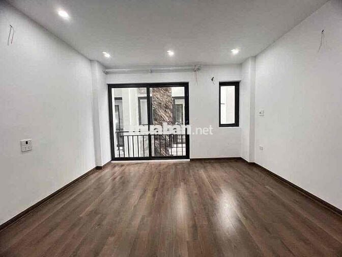 Cho thuê nhà nguyên căn Ngọc Thụy 3PN, 5 tầng, ô tô đỗ gần, giá 9 triệ