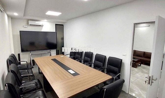 Do chuyển sang văn phòng mới, mình cần cho thuê lại văn phòng tại 50B