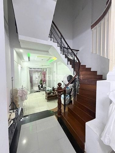 Hàng mới lên! Nhà đẹp Nguyễn Hữu Tiến – HXH – 56m²–2 tầng.Giá chỉ 5T5