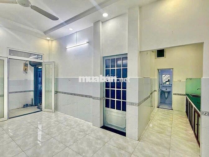 Cho thuê nhà Tân Bình, 1 Trệt,1 Lầu,2PN, 2WC. Nhà mới, Nội thất cơ bản