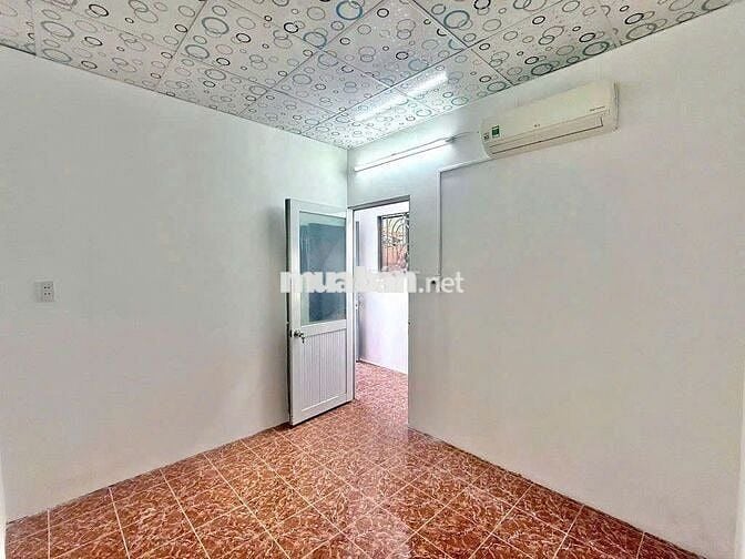 Cho thuê nhà Tân Bình, 1 Trệt,1 Lầu,2PN, 2WC. Nhà mới, Nội thất cơ bản