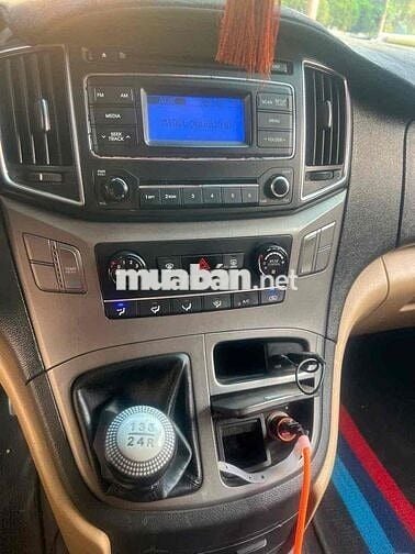 Hyundai Starex 9 chỗ 2016