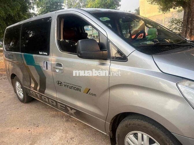 Hyundai Starex 9 chỗ 2016