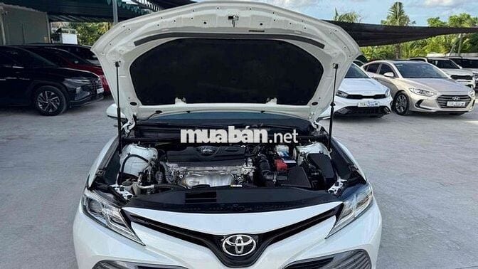 Toyota Camry 2.0G Trắng 2021 ĐKI 2022 35.000 km
