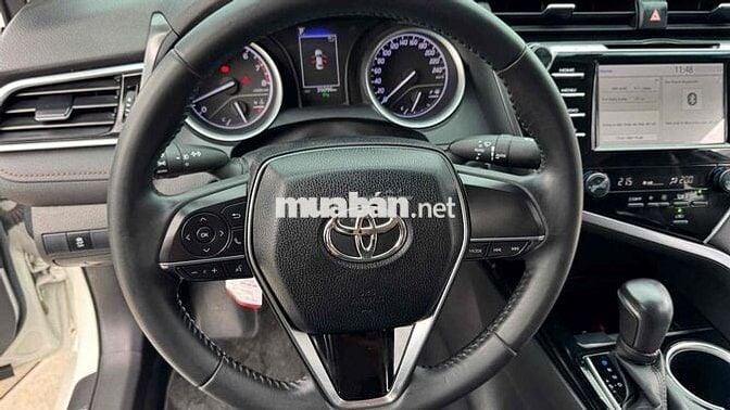 Toyota Camry 2.0G Trắng 2021 ĐKI 2022 35.000 km