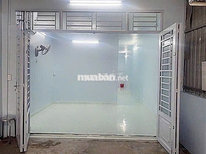 Cho THUÊ NHÀ ĐƯỜNG LÊ TRỌNG TẤN 4 x 20 M cấp 4 đẹp , có máy lạnh. 