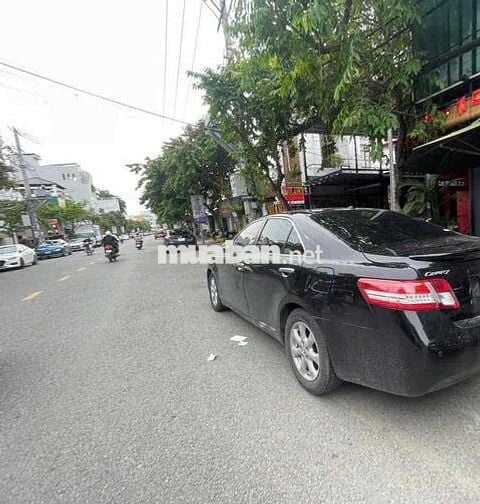 Toyota Camry LE 2010 Số tự động Đen