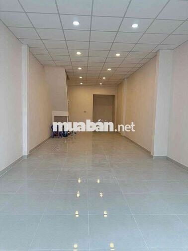 Mặt tiền Trần Quốc Hoàn ngay sân bay, 4x14m, 2tầng 2wc, sàn trống suốt