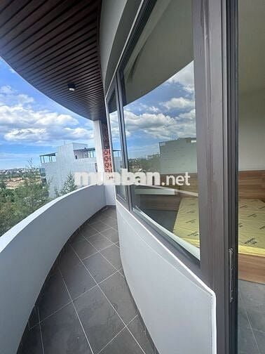 Studio Apartment for Rent – Fully Furnished, Brand New, 350m from FPT 