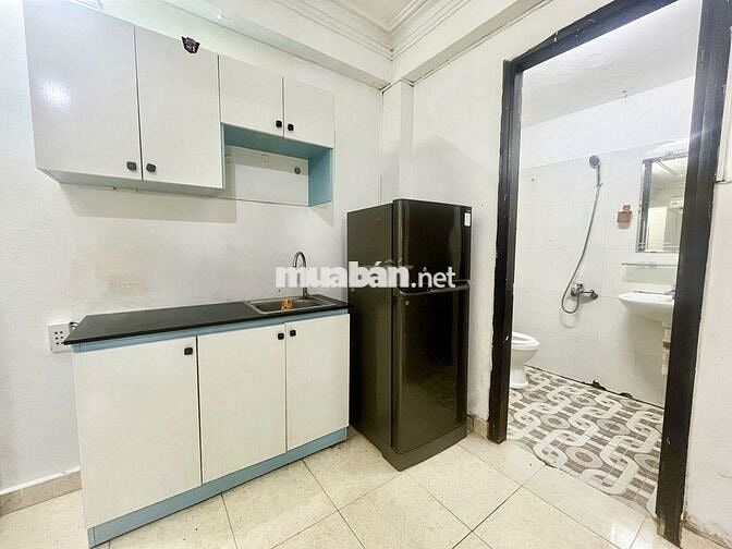 Phòng 36m2 cửa sổ lớn , Đường Cao Thắng Quận 10 gần Huflit