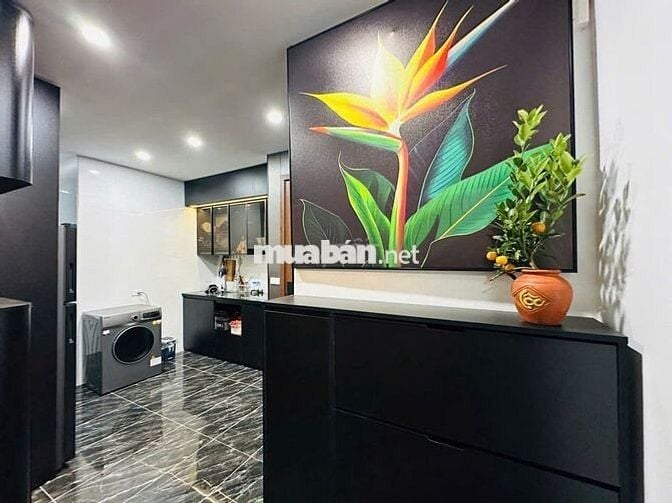 Căn hộ tập thể bộ thương mại - đối diện ĐH Y HN - full nội thất đẹp