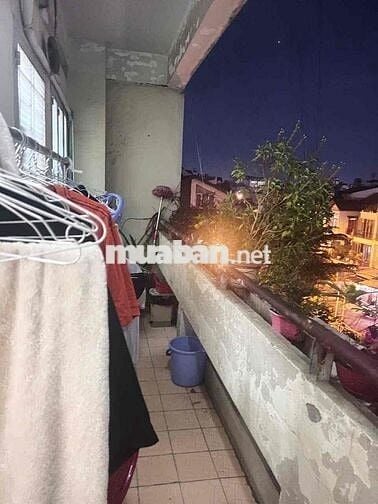 Băn Cc hẻm 63 Gò Dầu DT 58m2 , 2pn, 2wc , có thang máy , ban công rông