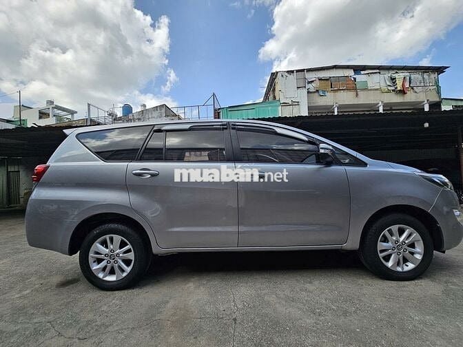 Toyota Innova E 2.0 SX 2017 Số sàn Bạc
