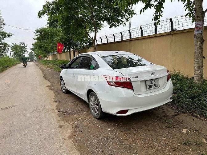 Toyota Vios 2015 Bản J Số sàn Trắng