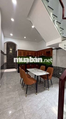 CĂN NHÀ ĐẸP 3 TẤM RỬỞI , 
CHỦ NHÀ Ở XÂY DỰNG KIÊN CỐ 