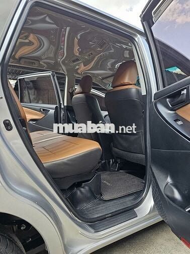 Toyota Innova E 2.0 SX 2017 Số sàn Bạc