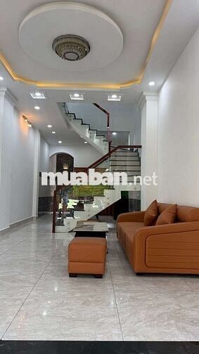 CĂN NHÀ ĐẸP 3 TẤM RỬỞI , 
CHỦ NHÀ Ở XÂY DỰNG KIÊN CỐ 