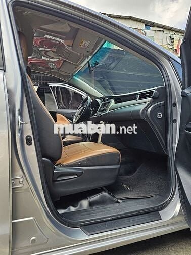 Toyota Innova E 2.0 SX 2017 Số sàn Bạc